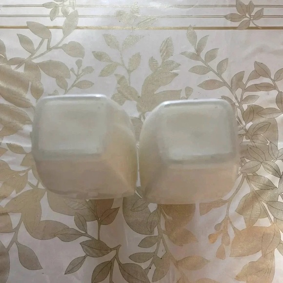 Set Of 2 VTG Avon Glass Imari Bottle Vase 1991 White w/Red/Yellow Floral - Picture 7 of 8